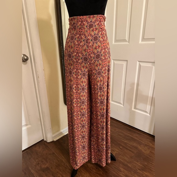 FARM Rio Multicolor Wide Leg Pants - Picture 5 of 7